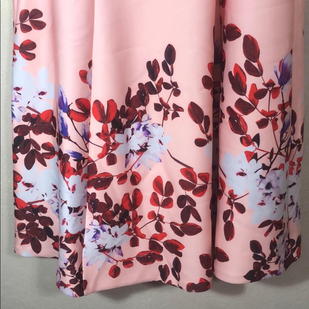 TAHARI FLORAL DRESS - Picture 3 of 5